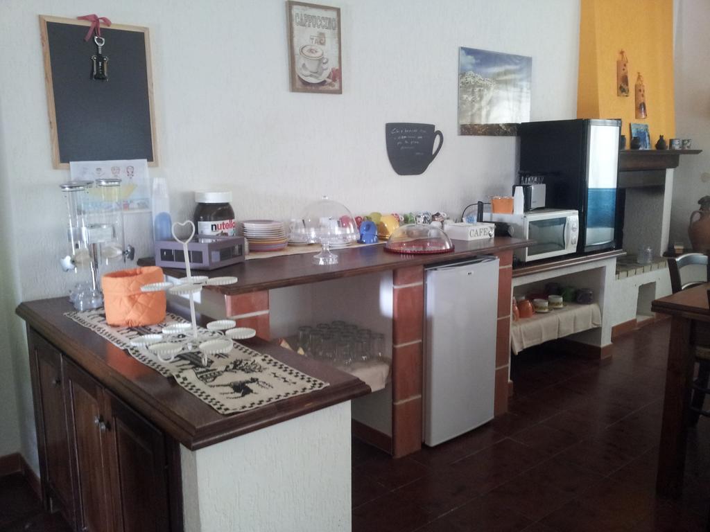 Al Sole Di Pula Bed & Breakfast エクステリア 写真
