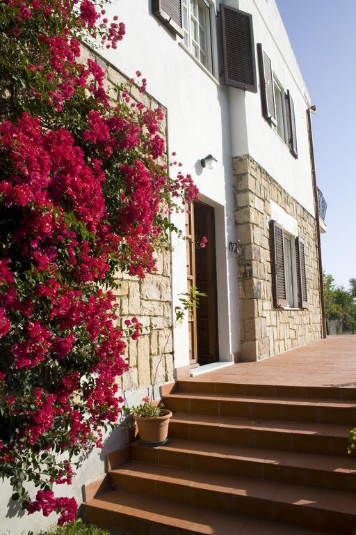 Al Sole Di Pula Bed & Breakfast エクステリア 写真