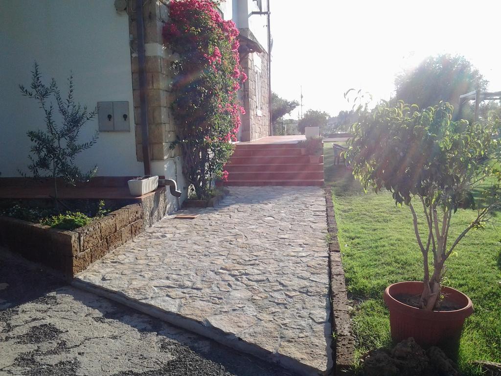 Al Sole Di Pula Bed & Breakfast エクステリア 写真