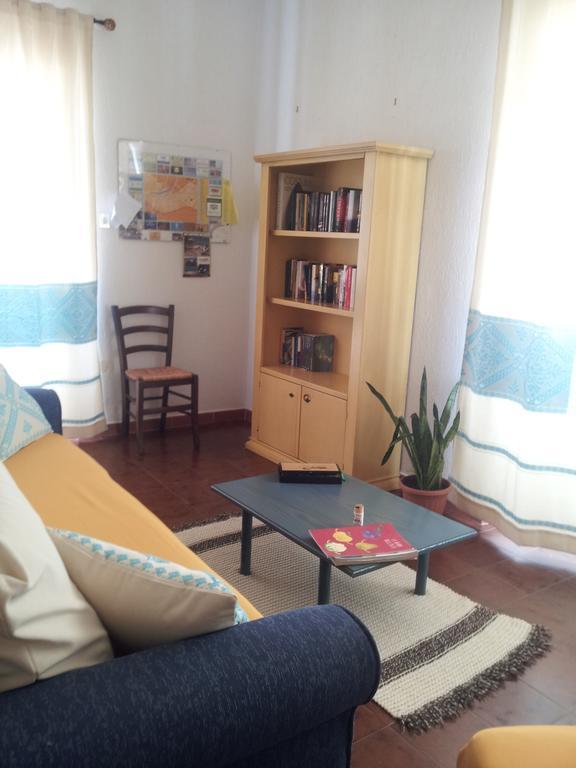 Al Sole Di Pula Bed & Breakfast エクステリア 写真