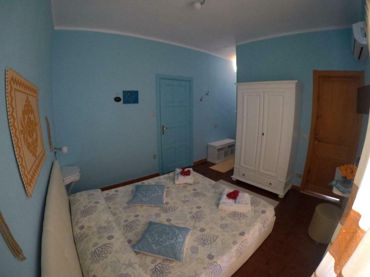 Al Sole Di Pula Bed & Breakfast エクステリア 写真
