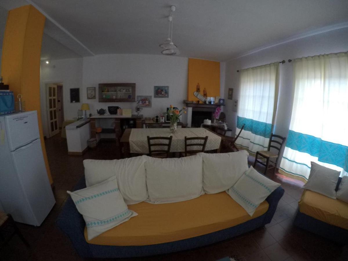 Al Sole Di Pula Bed & Breakfast エクステリア 写真